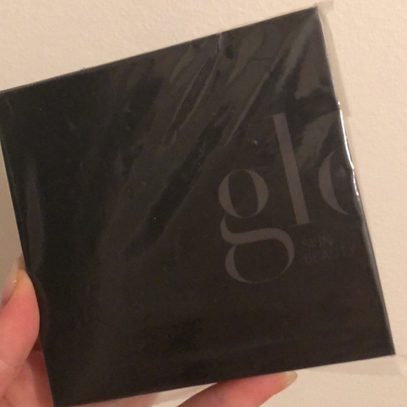 Glo Skin Beauty Contour Kit- Medium to Dark - Picture 9 of 10